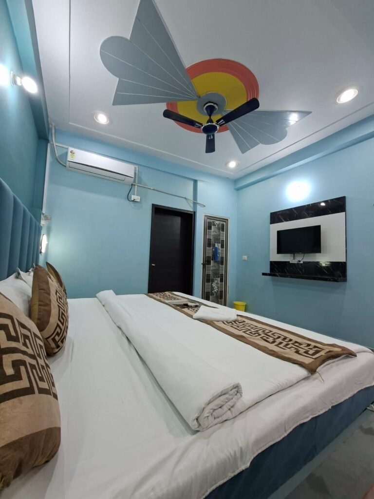 Best Hotels in varanasi, Four Bed Room Set