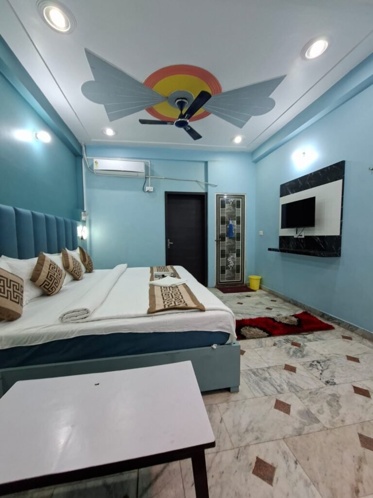 Best Hotels in varanasi, Four Bed Room Set