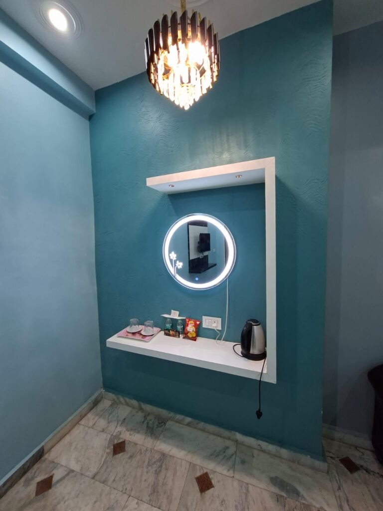 Best Hotels in varanasi, Four Bed Room Set
