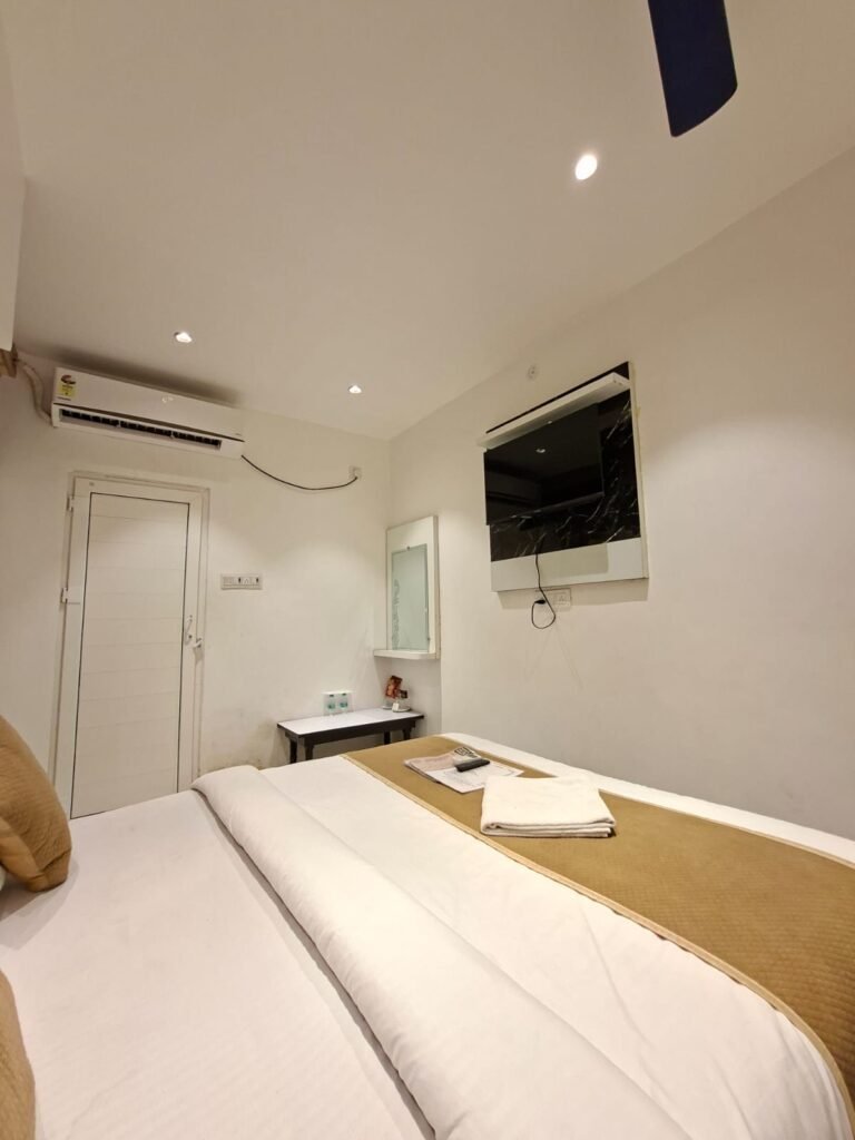 GM Residency Hotel Varanasi-Triple Bed Room