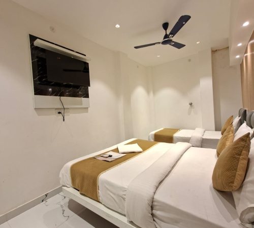 GM Residency Hotel Varanasi-Triple Bed Room