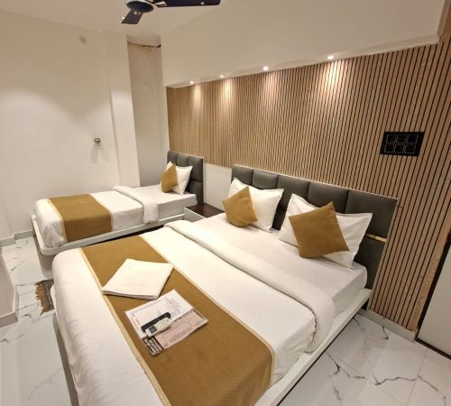 GM Residency Hotel Varanasi-Triple Bed Room